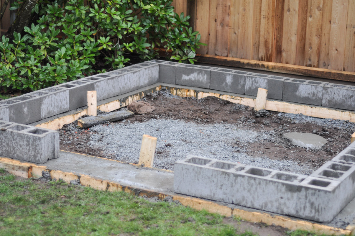 how-to-build-a-shed-base-with-concrete-blocks